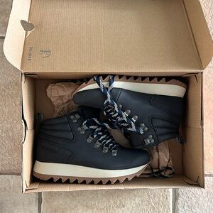 Merrell women’s Alpine Hiker size 6